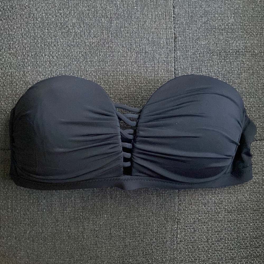 Everyday Sunday Strapless Bathingsuit Top. Black. Size M.
